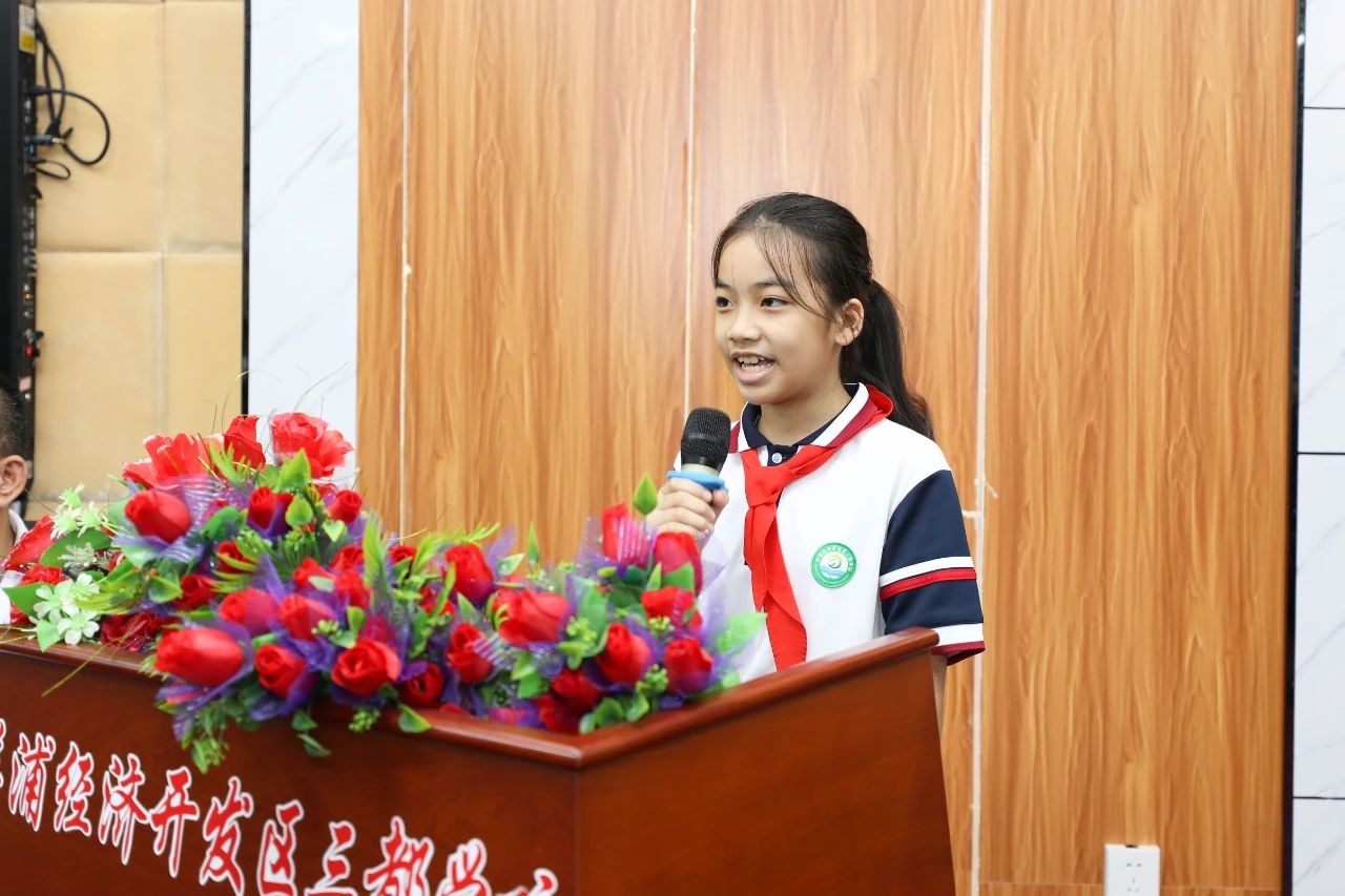 情暖校园 关爱生长 问鼎娱乐开展六一儿童节公益捐赠活动3.jpg