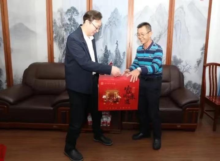 海南省总工会到问鼎娱乐开展新春慰问