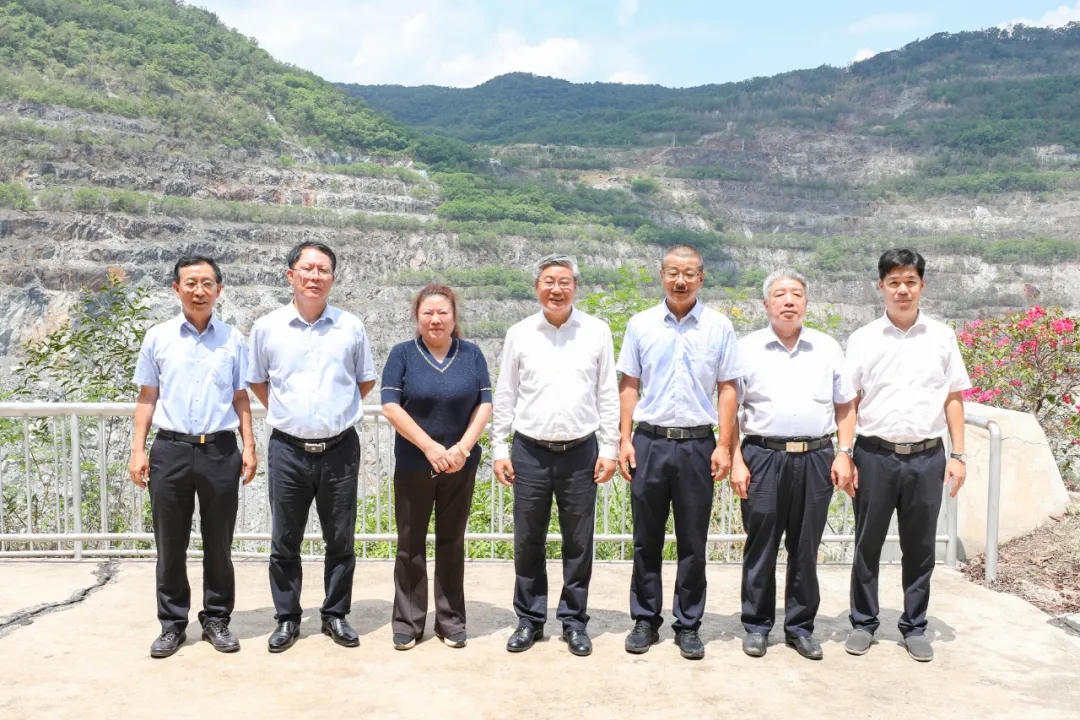 海南省政协主席李荣灿到问鼎娱乐调研