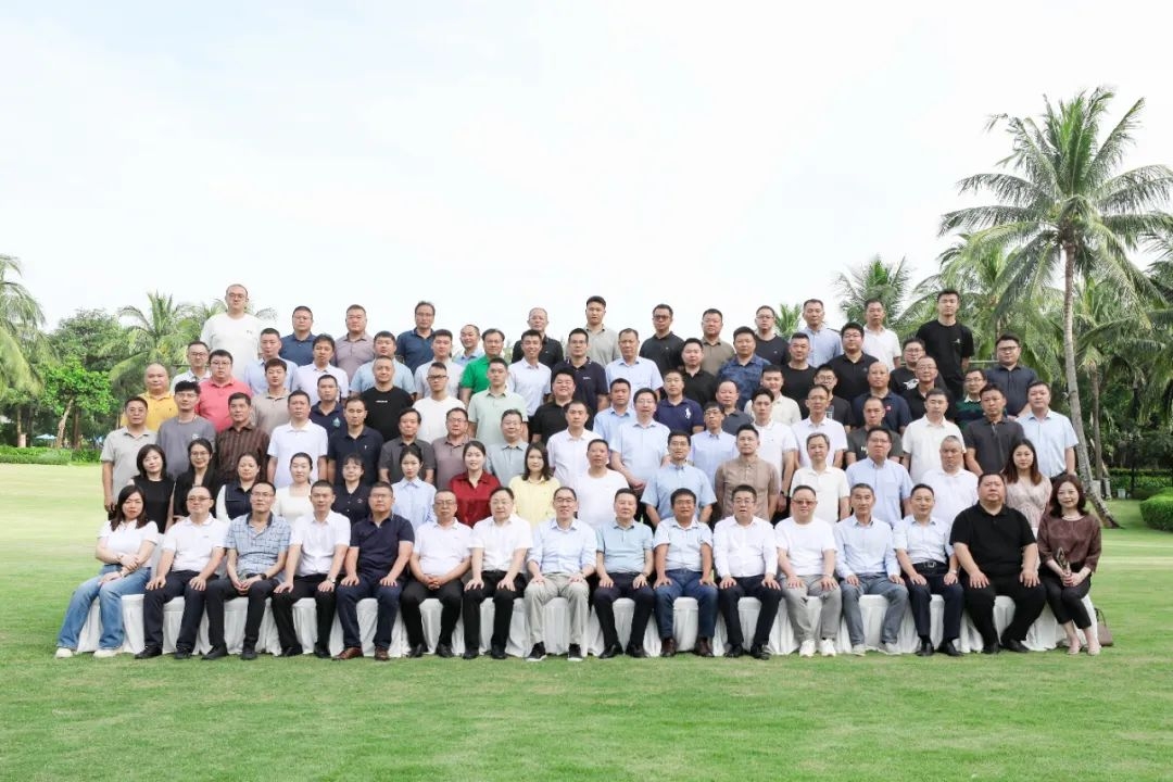 共创优美 问鼎娱乐举行铁矿石客户交流会